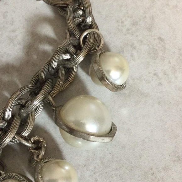 Silver heavy chain with chunky Pearl drop bracelet - Picture 4 of 6